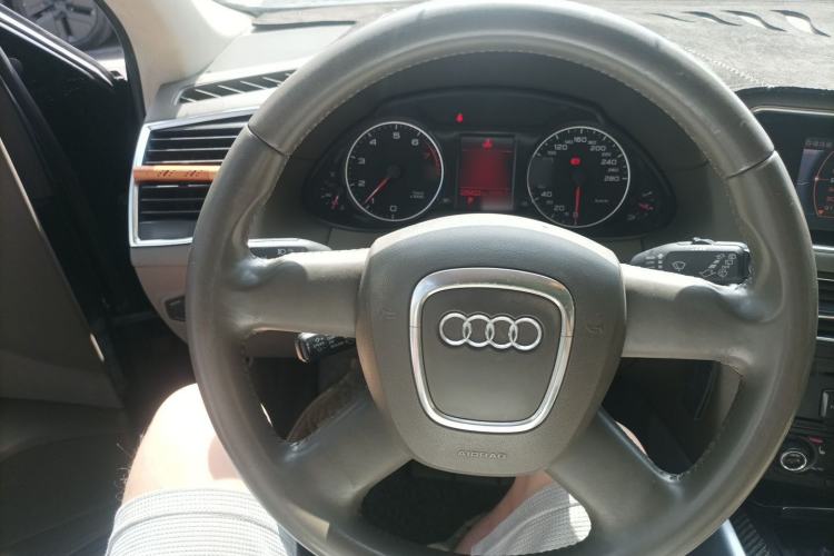 Used Audi Q5 2011 2.0TFSI Technology Model Steering Wheel