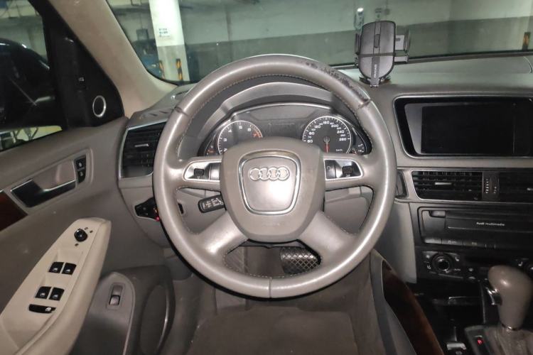 Used Audi Q5 2011 2.0TFSI Comfort Version Steering Wheel