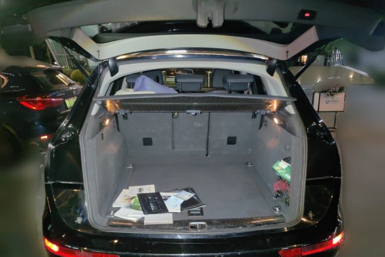 Used Audi Q5 2011 2.0TFSI Technology Model Trunk