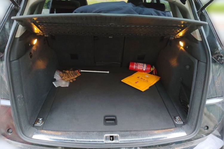 Used Audi Q5 2011 2.0TFSI Comfort Version Trunk