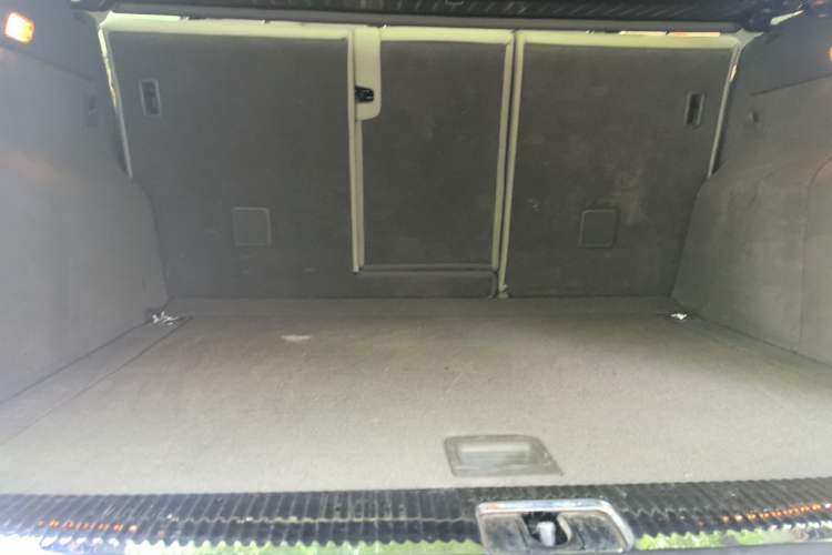 Used Audi Q5 2011 2.0TFSI Comfort Version Trunk