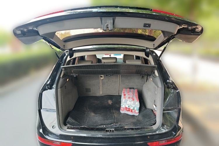 Used Audi Q5 2011 2.0TFSI Technology Model Trunk