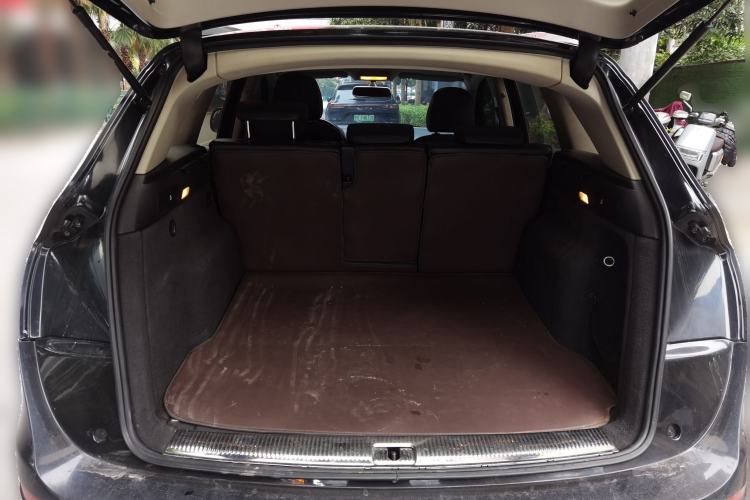 Used Audi Q5 2011 2.0TFSI Technology Model Trunk