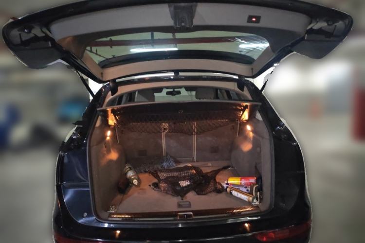 Used Audi Q5 2011 2.0TFSI Comfort Version Trunk