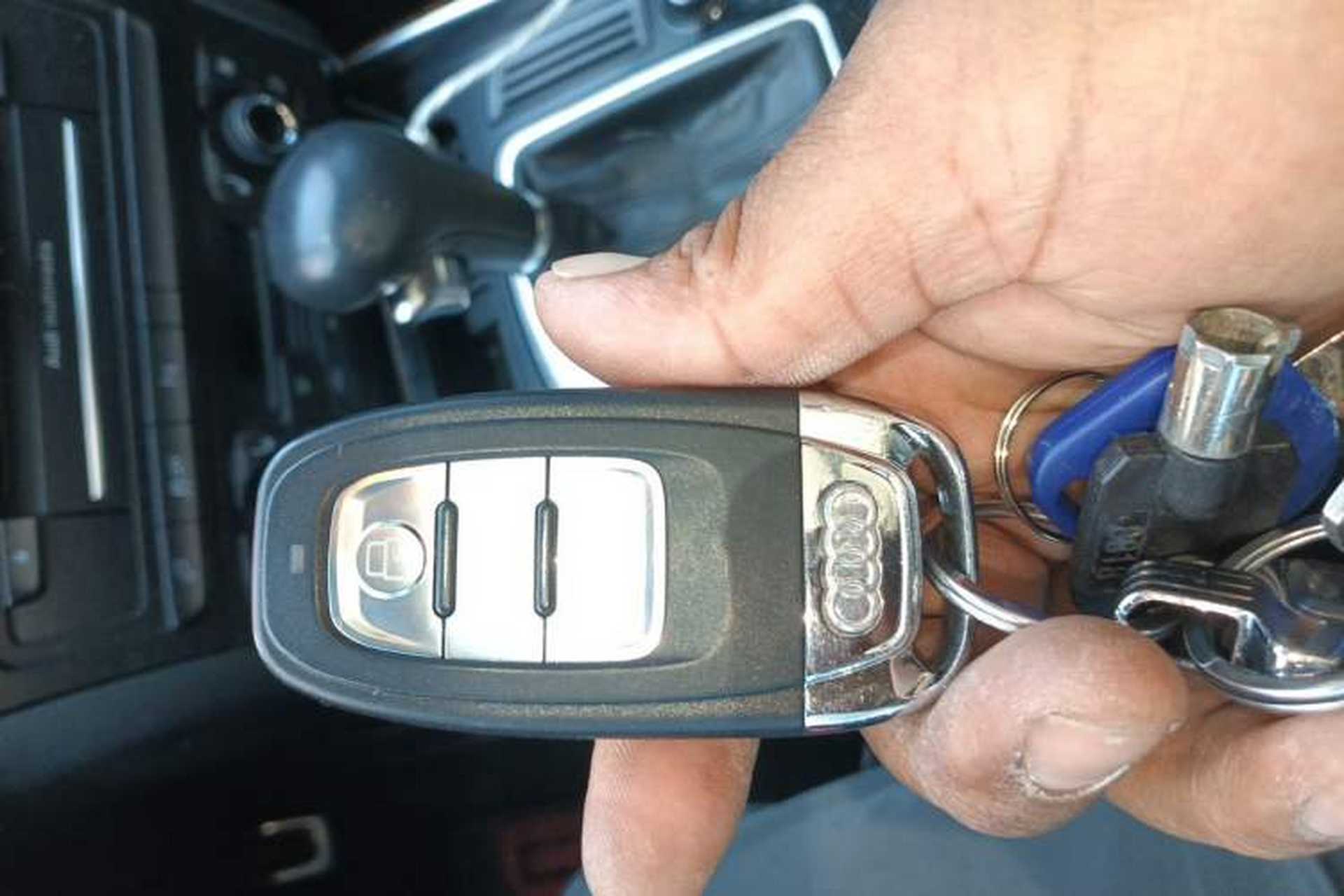 Used Audi Q5 2011 2.0TFSI Comfort Version Vehicle Key