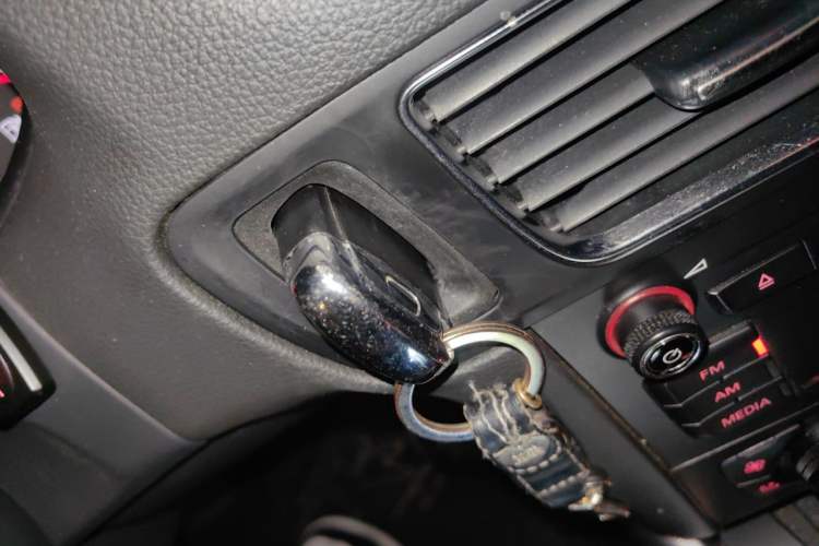 Used Audi Q5 2011 2.0TFSI Technology Model Vehicle Key