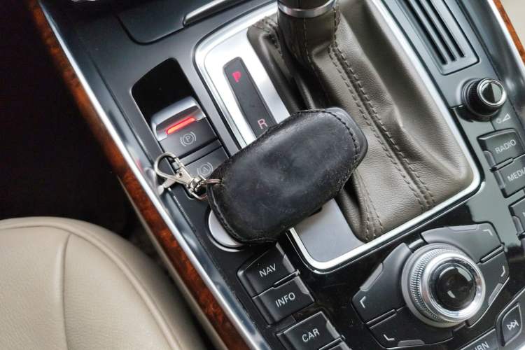 Used Audi Q5 2011 2.0TFSI Comfort Version Vehicle Key