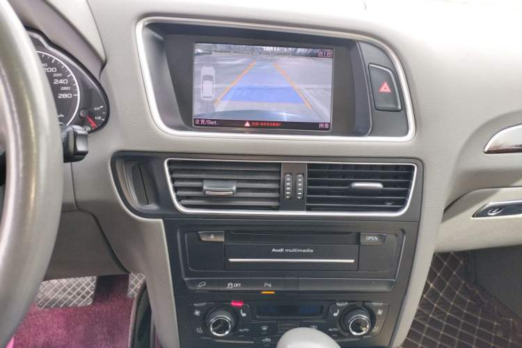 Used Audi Q5 2011 2.0TFSI Comfort Version Audio And AC Panel