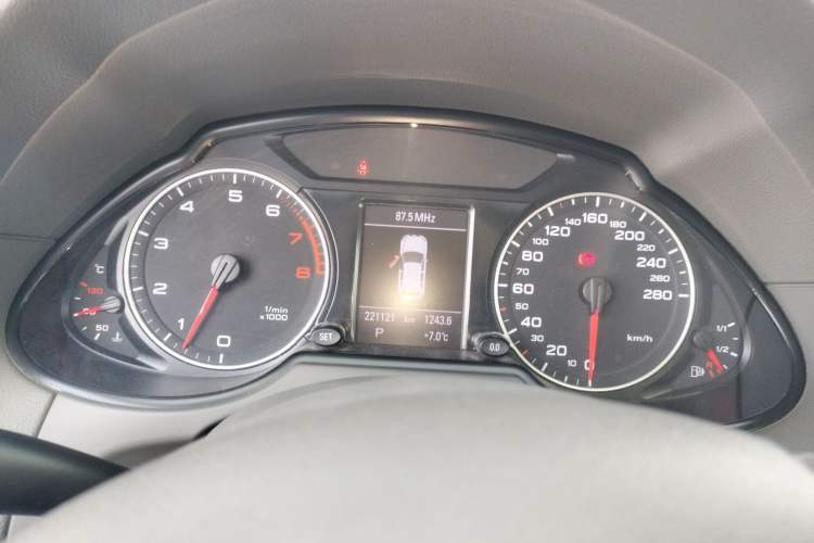 Used Audi Q5 2011 2.0TFSI Comfort Version Instrument Cluster