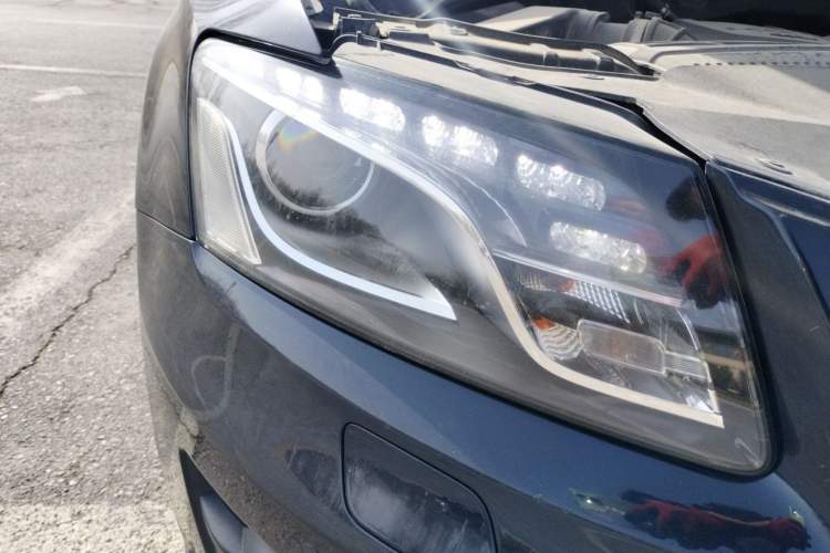 Used Audi Q5 2011 2.0TFSI Comfort Version Right Front Headlight