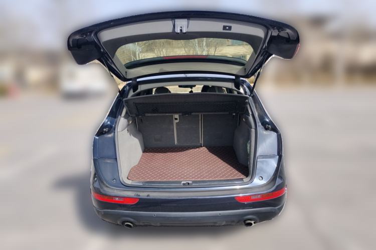 Used Audi Q5 2011 2.0TFSI Comfort Version Trunk