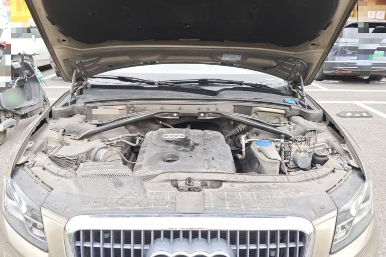 Used Audi Q5 2011 2.0TFSI Comfort Version Engine Bay