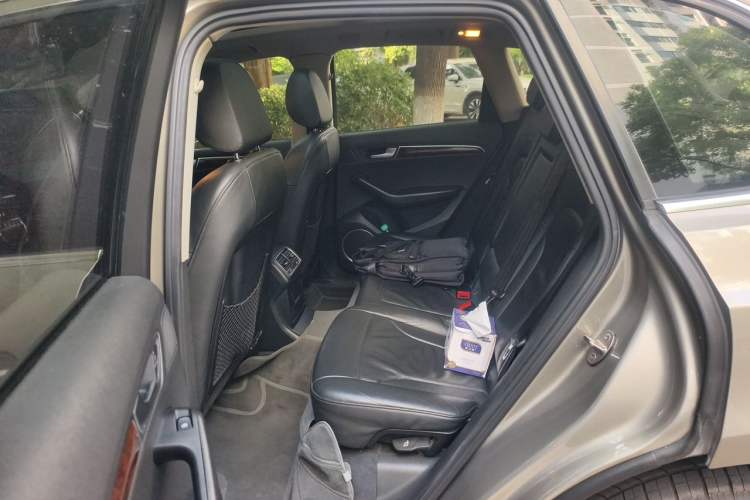 Used Audi Q5 2011 2.0TFSI Comfort Version Left Rear Seat