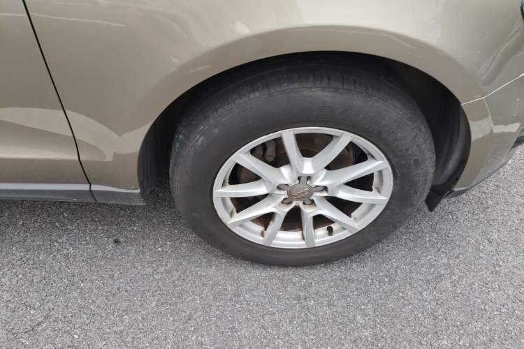 Used Audi Q5 2011 2.0TFSI Comfort Version Right Front Wheel Hub