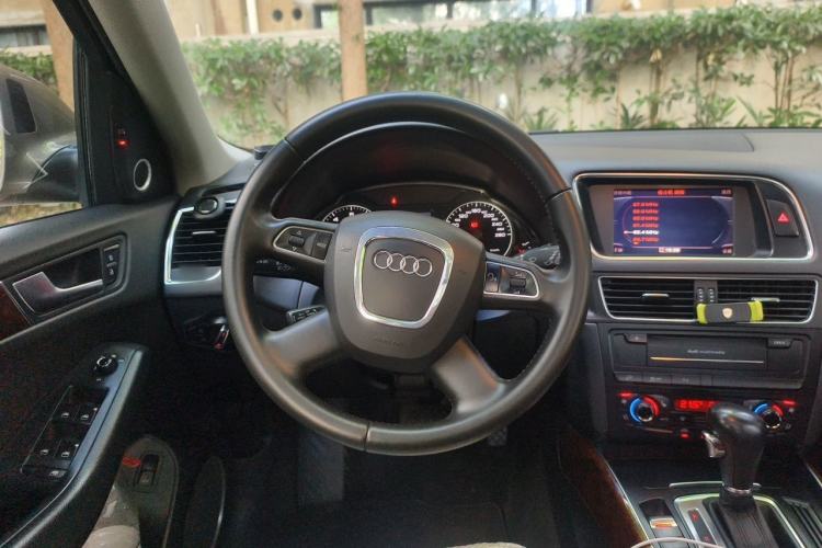 Used Audi Q5 2011 2.0TFSI Comfort Version Steering Wheel