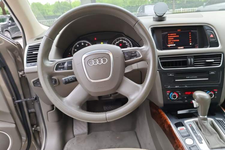 Used Audi Q5 2011 2.0TFSI Comfort Version Steering Wheel