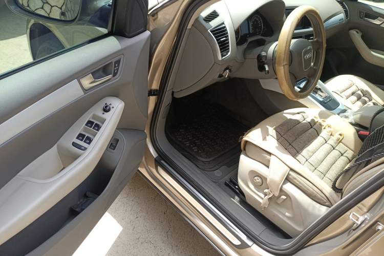 Used Audi Q5 2011 2.0TFSI Technology Model Driver Seat