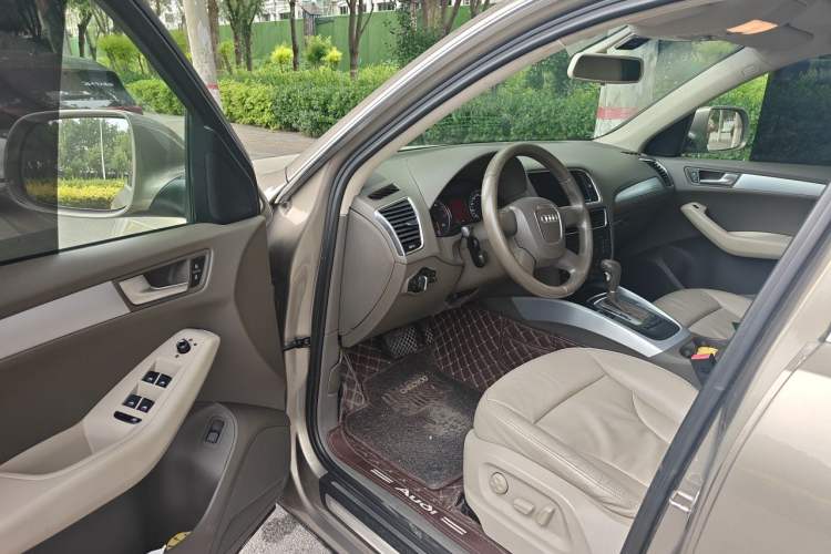 Used Audi Q5 2011 2.0TFSI Technology Model Driver Seat