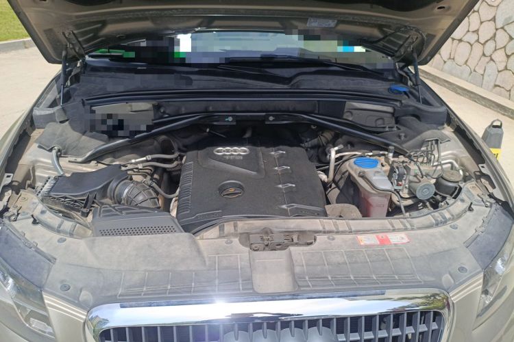 Used Audi Q5 2011 2.0TFSI Technology Model Engine Bay