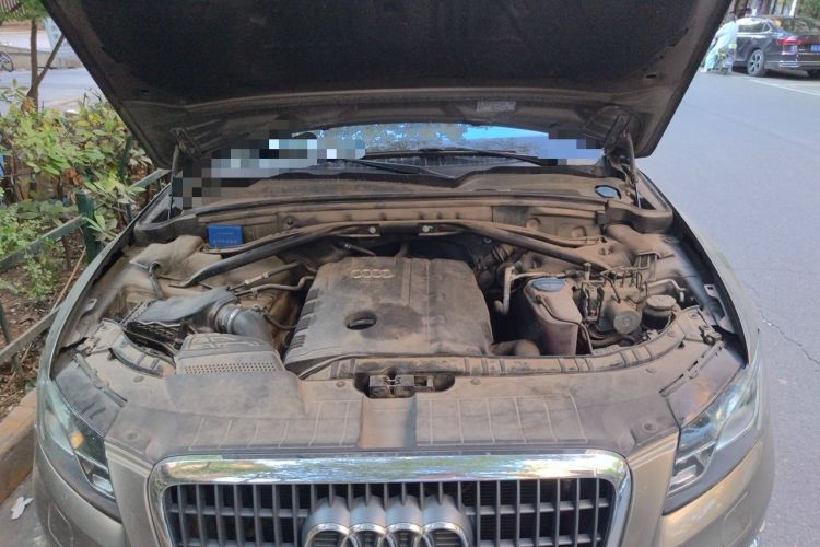 Used Audi Q5 2011 2.0TFSI Comfort Version Engine Bay