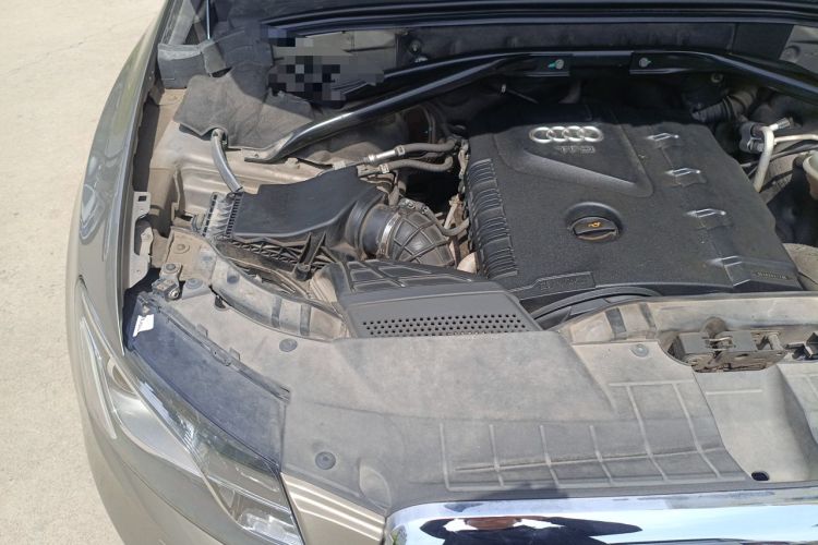 Used Audi Q5 2011 2.0TFSI Technology Model Engine Bay Right