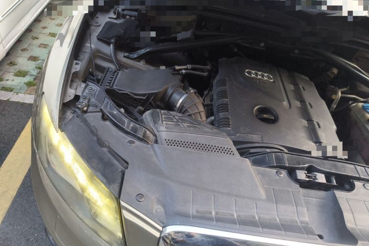 Used Audi Q5 2011 2.0TFSI Technology Model Engine Bay Right