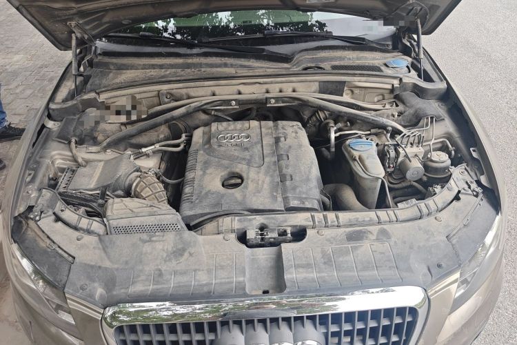 Used Audi Q5 2011 2.0TFSI Technology Model Engine Bay