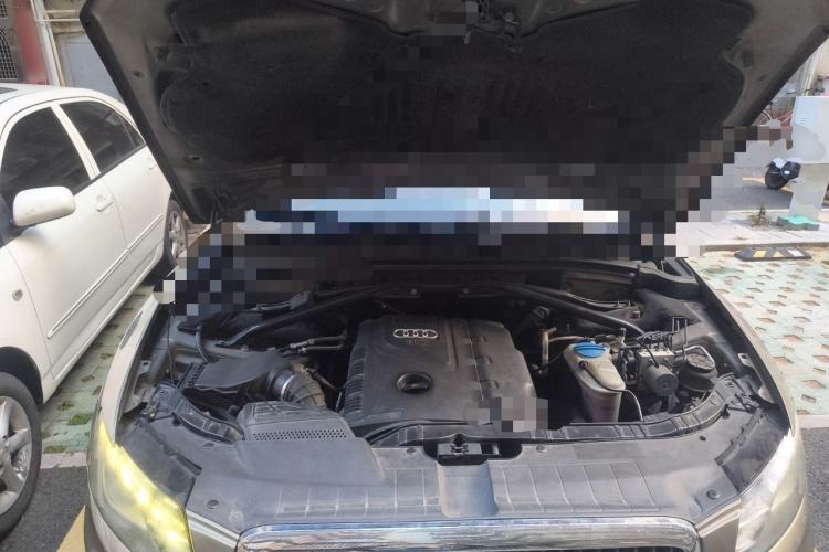 Used Audi Q5 2011 2.0TFSI Technology Model Engine Bay