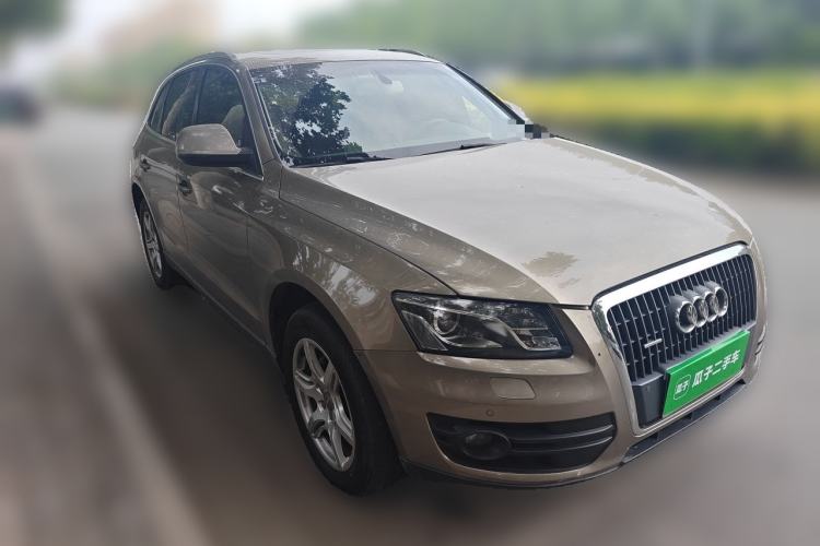 Used Audi Q5 2011 2.0TFSI Technology Model Front Right 45 Deg