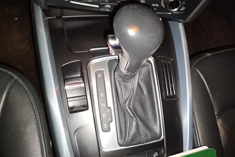 Used Audi Q5 2011 2.0TFSI Comfort Version Gear Lever