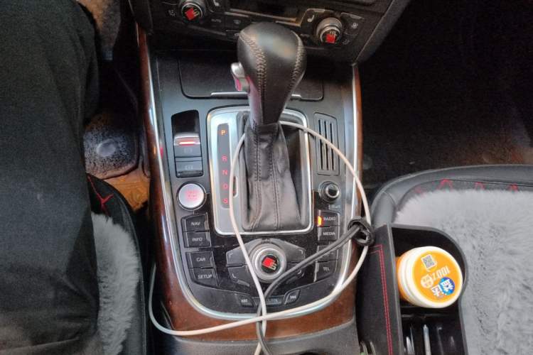Used Audi Q5 2011 2.0TFSI Comfort Version Gear Lever