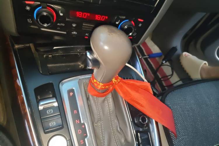 Used Audi Q5 2011 2.0TFSI Comfort Version Gear Lever