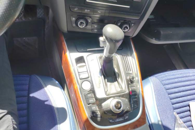 Used Audi Q5 2011 2.0TFSI Comfort Version Gear Lever