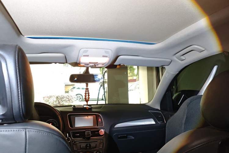 Used Audi Q5 2011 2.0TFSI Comfort Version Headliner