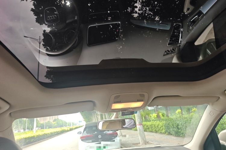 Used Audi Q5 2011 2.0TFSI Technology Model Headliner