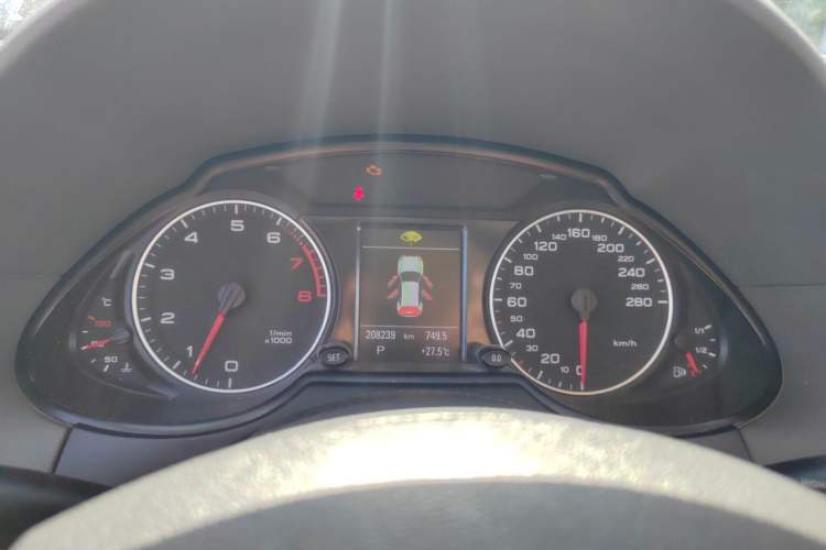 Used Audi Q5 2011 2.0TFSI Comfort Version Instrument Cluster