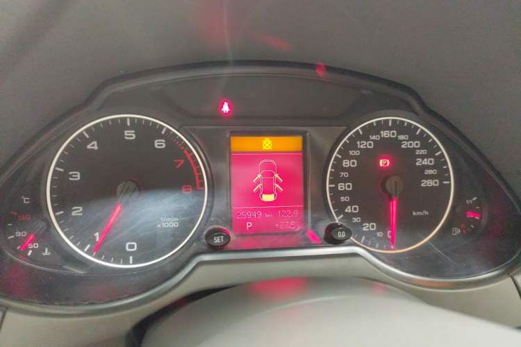 Used Audi Q5 2011 2.0TFSI Technology Model Instrument Cluster