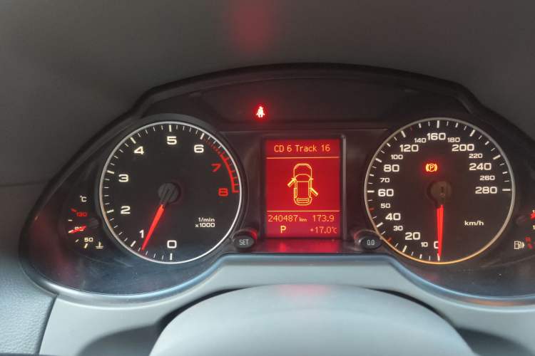 Used Audi Q5 2011 2.0TFSI Technology Model Instrument Cluster