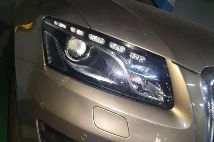 Used Audi Q5 2011 2.0TFSI Comfort Version Right Front Headlight