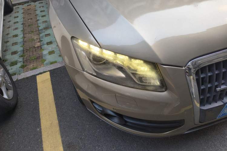 Used Audi Q5 2011 2.0TFSI Technology Model Right Front Headlight