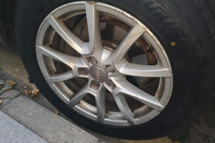 Used Audi Q5 2011 2.0TFSI Comfort Version Right Front Wheel Hub