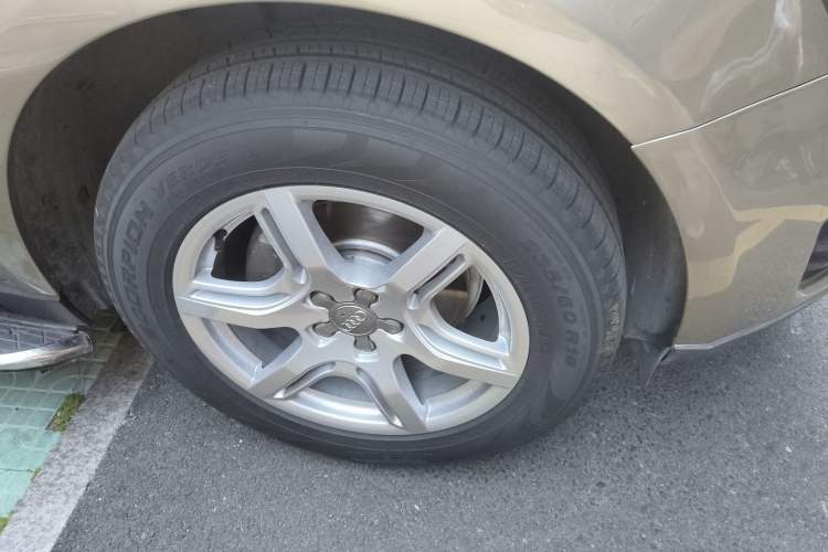 Used Audi Q5 2011 2.0TFSI Technology Model Right Front Wheel Hub