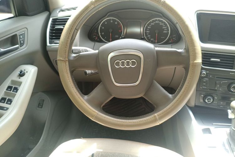 Used Audi Q5 2011 2.0TFSI Technology Model Steering Wheel