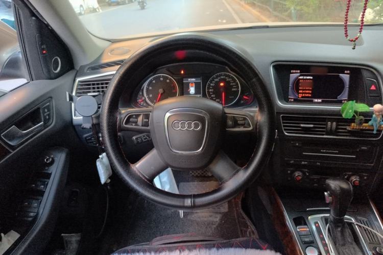 Used Audi Q5 2011 2.0TFSI Comfort Version Steering Wheel
