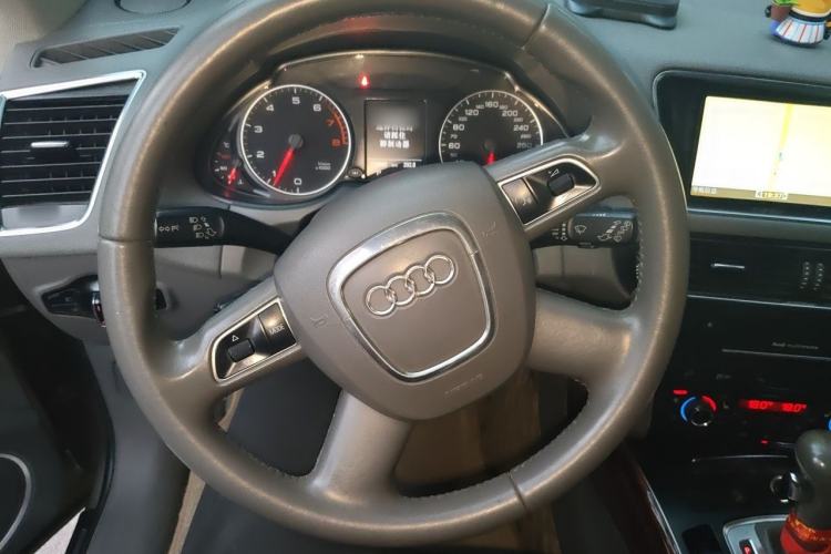 Used Audi Q5 2011 2.0TFSI Comfort Version Steering Wheel