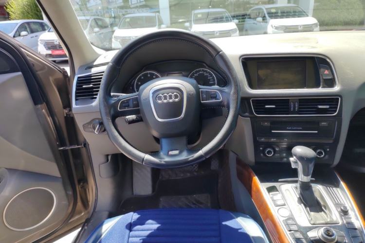 Used Audi Q5 2011 2.0TFSI Comfort Version Steering Wheel