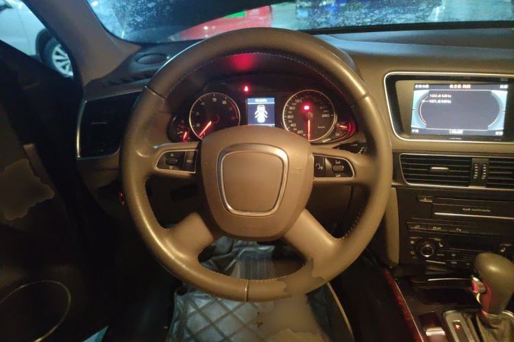Used Audi Q5 2011 2.0TFSI Comfort Version Steering Wheel