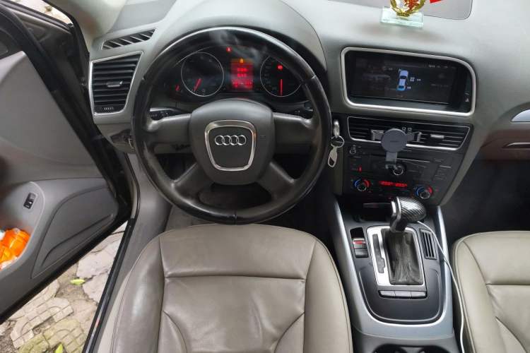 Used Audi Q5 2011 2.0TFSI Technology Model Steering Wheel