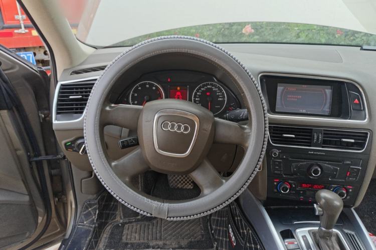 Used Audi Q5 2011 2.0TFSI Technology Model Steering Wheel