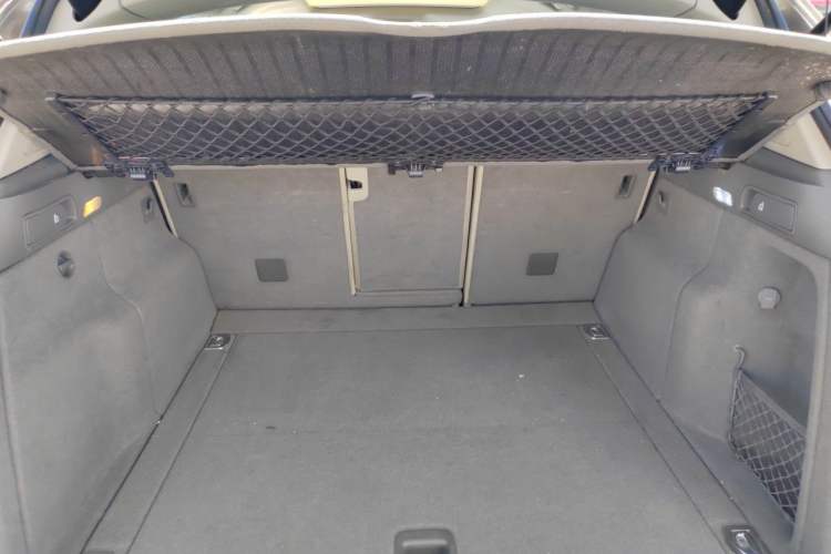 Used Audi Q5 2011 2.0TFSI Comfort Version Trunk